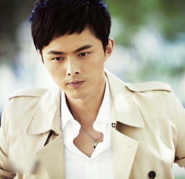 http://www.newswatch247.com/pics/star/pic/ed8c38a9923d7d63deb99ac2aa7677f3.jpg