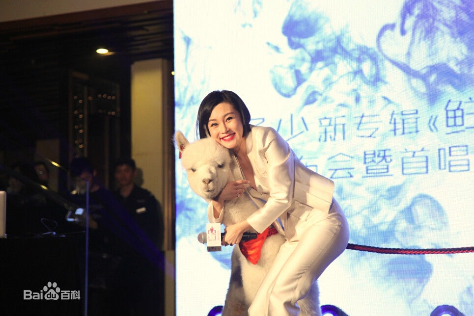 http://www.newswatch247.com/pics/star/pic/edb6e52a2ef8a368359ad920c6c61d6d.jpg