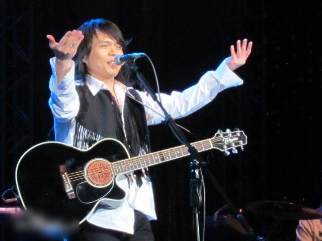 http://www.newswatch247.com/pics/star/pic/ede5bed705af0964cd501611f588eae5.jpg