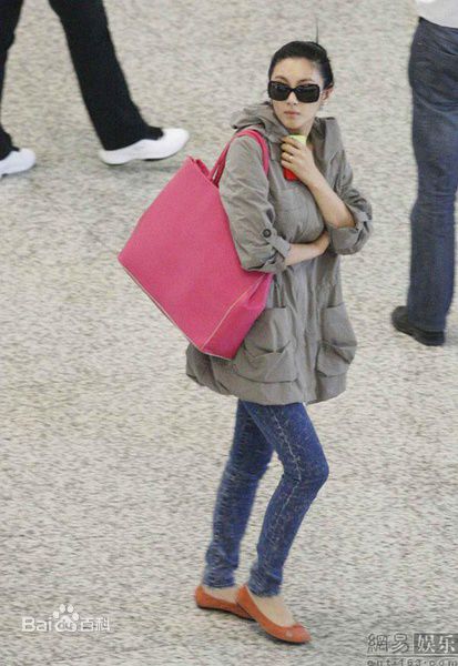http://www.newswatch247.com/pics/star/pic/ef9fa04a8fa0d19d9907cb930877c6d2.jpg