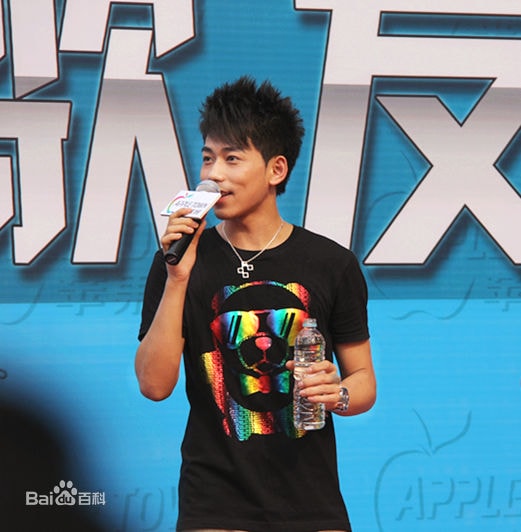 http://www.newswatch247.com/pics/star/pic/efdd8b6e12430990d4a29ad5823694db.jpg