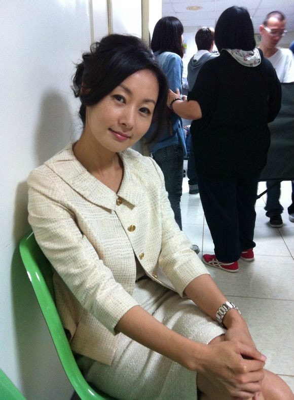 http://www.newswatch247.com/pics/star/pic/f093a607e09f5ec09f81284c182f76f7.jpg