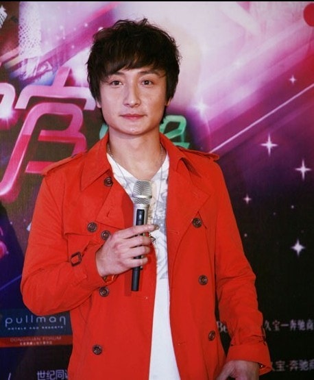 http://www.newswatch247.com/pics/star/pic/f0ce/a4bcd25fbcc17104bdede5e4fedc.jpg