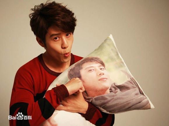http://www.newswatch247.com/pics/star/pic/f216ebe4726a0b1a4a0f817cb7292fe7.jpg