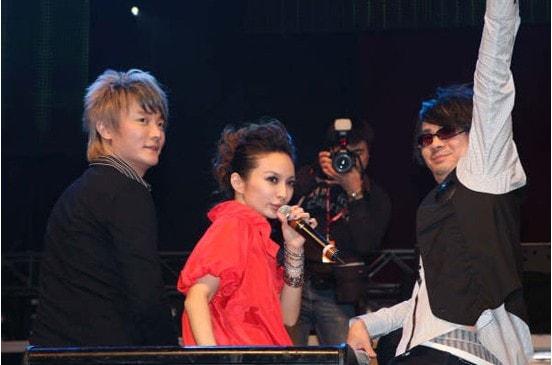 http://www.newswatch247.com/pics/star/pic/f224/1f5c459e71c0daf56000db5a2391.jpg