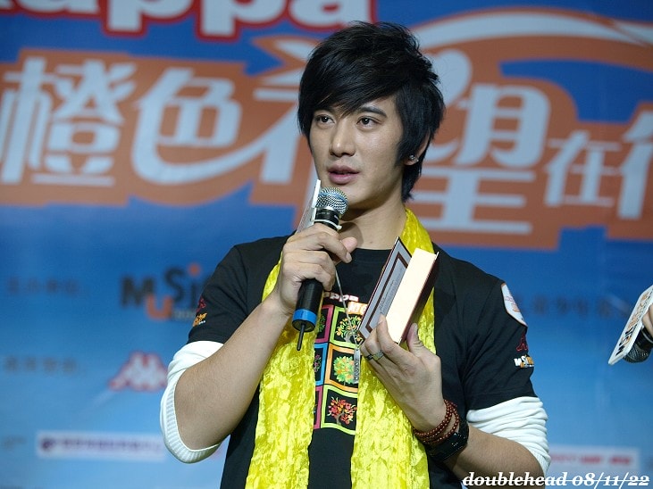http://www.newswatch247.com/pics/star/pic/f224a000a7365482b8bad331f1702fc9.jpg