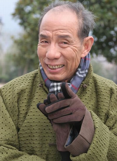 http://www.newswatch247.com/pics/star/pic/f298d5ac599e358f310fb73489fc246f.jpg