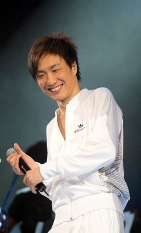 http://www.newswatch247.com/pics/star/pic/f3685c0e7fdada4299c299c826295d78.jpg