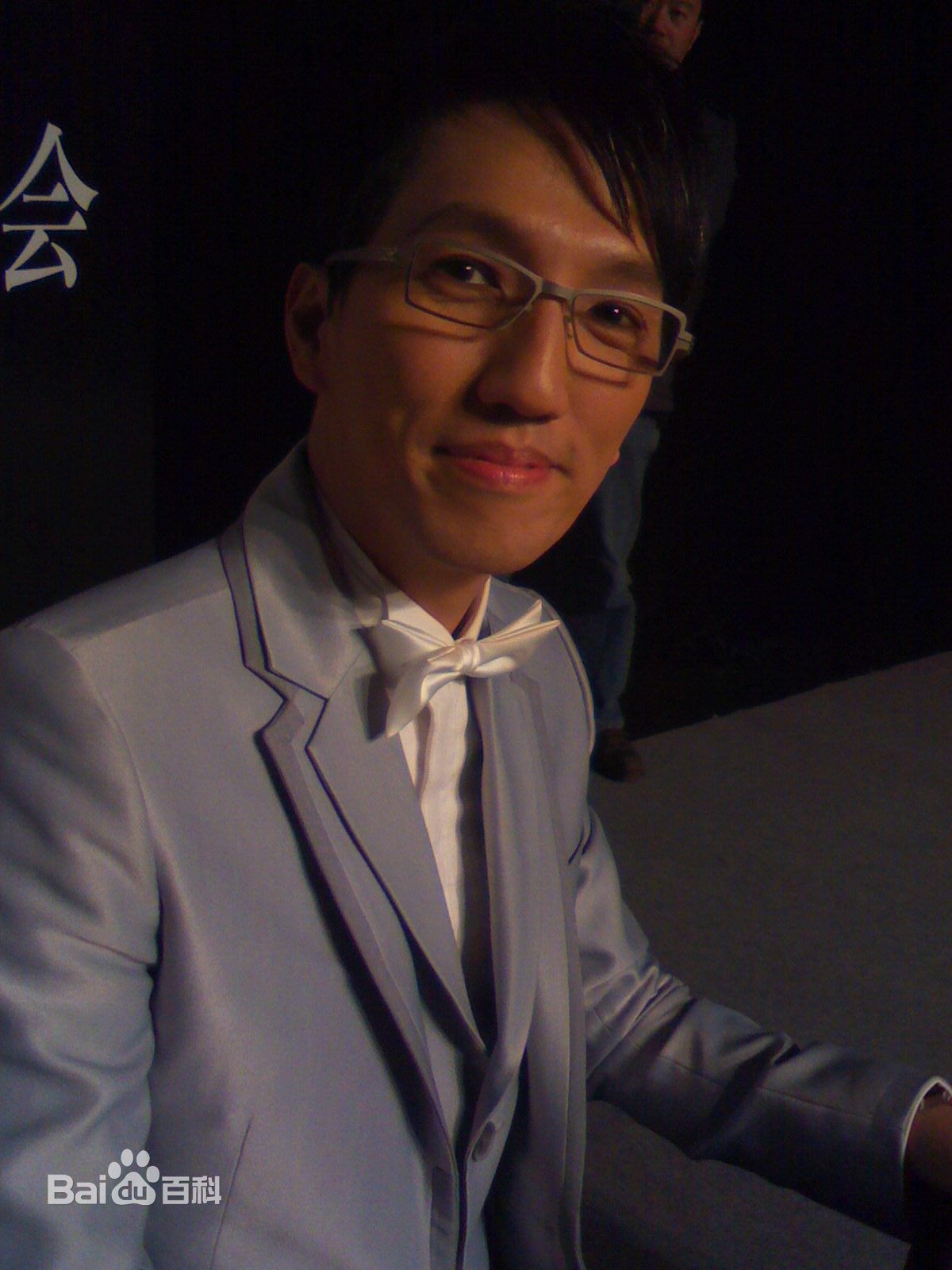 http://www.newswatch247.com/pics/star/pic/f72bc6f4e84598265f35015b3d53ba35.jpg