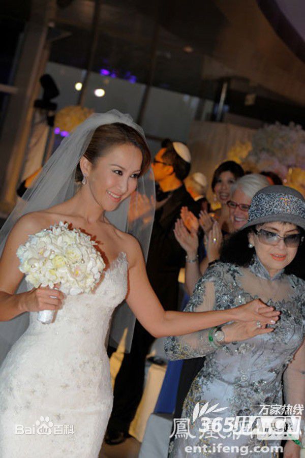 http://www.newswatch247.com/pics/star/pic/f87fd15be237df4cb0521ae1c42ac8dc.jpg