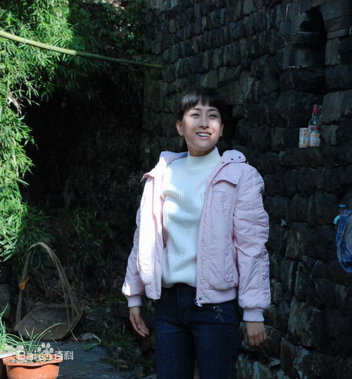 http://www.newswatch247.com/pics/star/pic/f8cac7b43db29fdb8c98b406489c1b9c.jpg