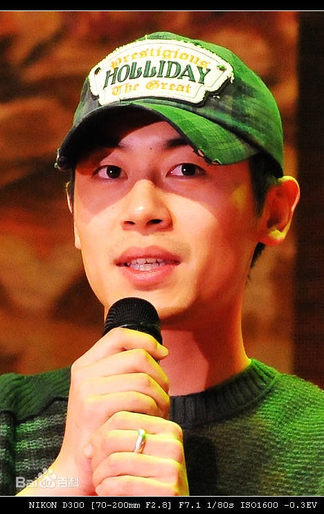 http://www.newswatch247.com/pics/star/pic/f9ff95cfbe50ea8a07bb923076d4ea0d.jpg