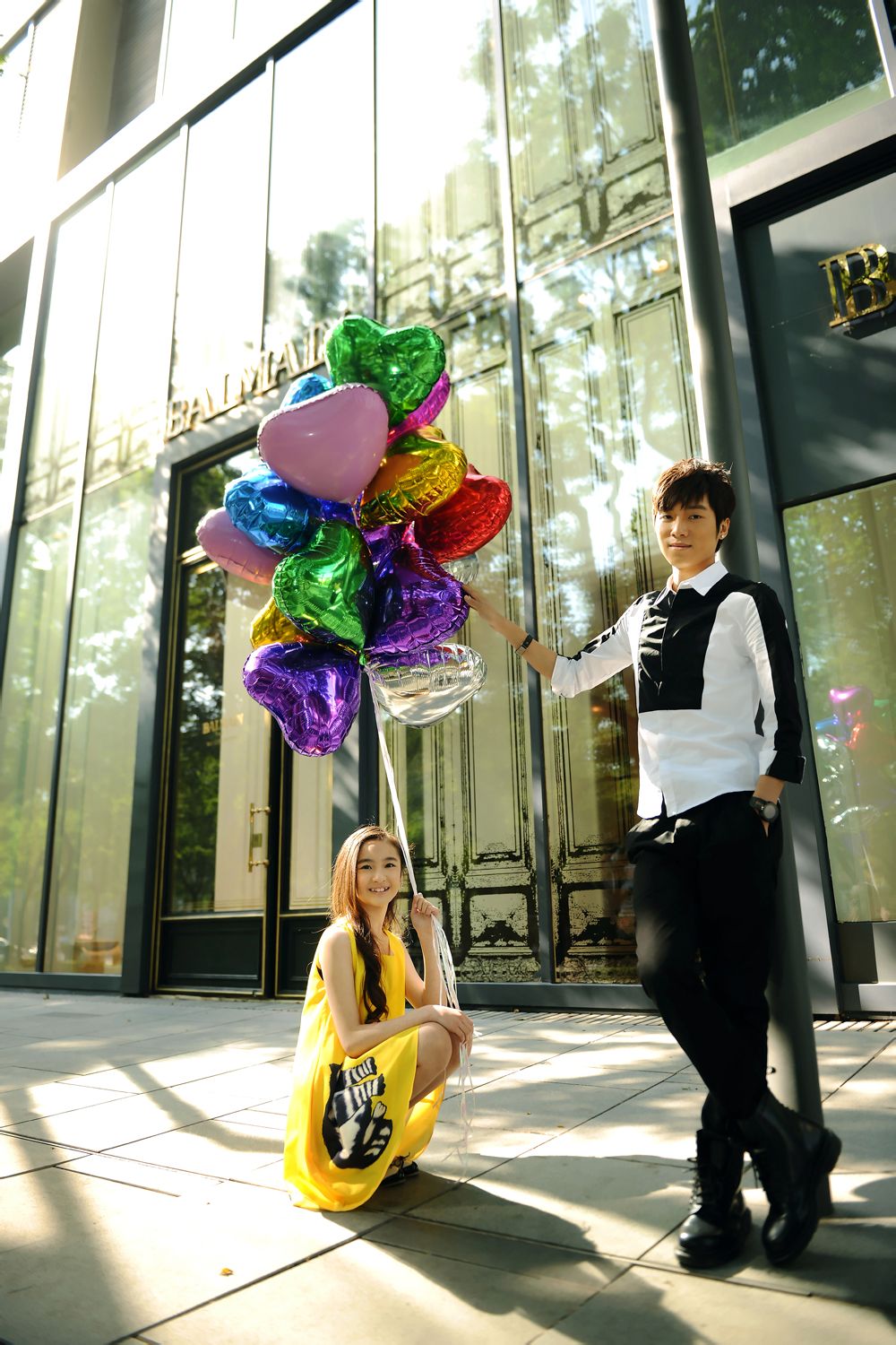 http://www.newswatch247.com/pics/star/pic/fb8ef3f16e21a3ceee84d3c4d7354950.jpg