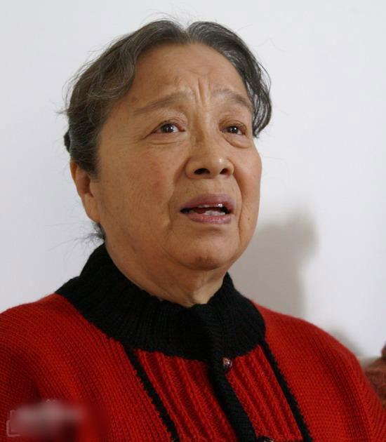 http://www.newswatch247.com/pics/star/pic/fbe6a8bb1e567a061c74e355826d9d1e.jpg