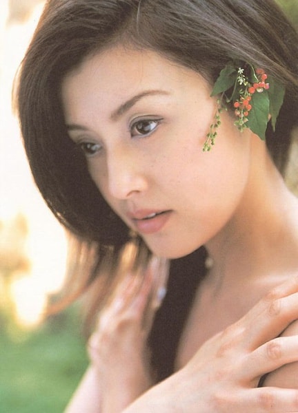 http://www.newswatch247.com/pics/star/pic/fbedeac5d288e0ec5e8e64a4f82a0d9d.jpg