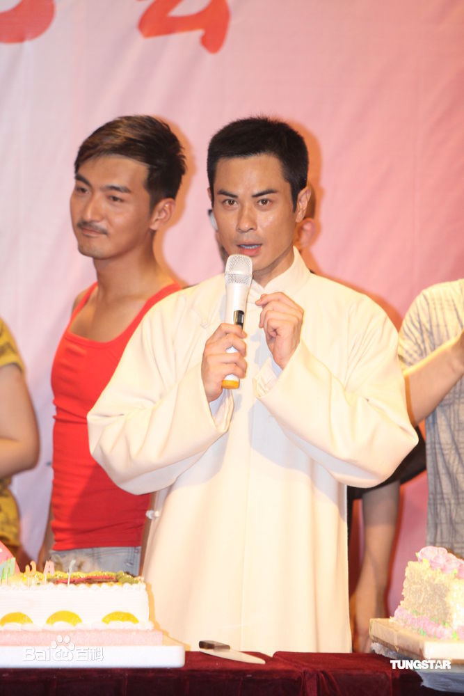 http://www.newswatch247.com/pics/star/pic/fbf7451b6a5da71be9a1bcea4ac40023.jpg