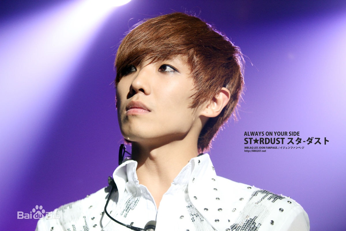 http://www.newswatch247.com/pics/star/pic/fc2060197be7901730078bea36d841d7.jpg