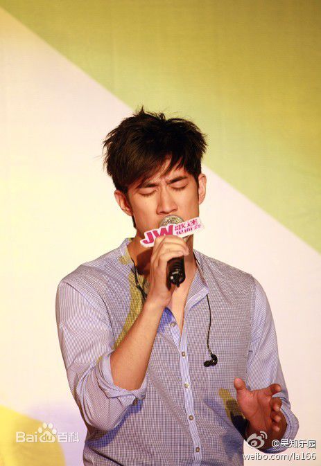 http://www.newswatch247.com/pics/star/pic/fc749d9b8c50a86d8da3ec425d9b94ff.jpg