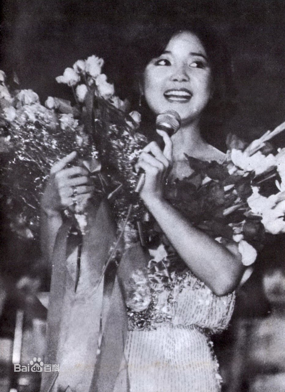 http://www.newswatch247.com/pics/star/pic/fc85d8398104f6003b4ca04b5d445889.jpg
