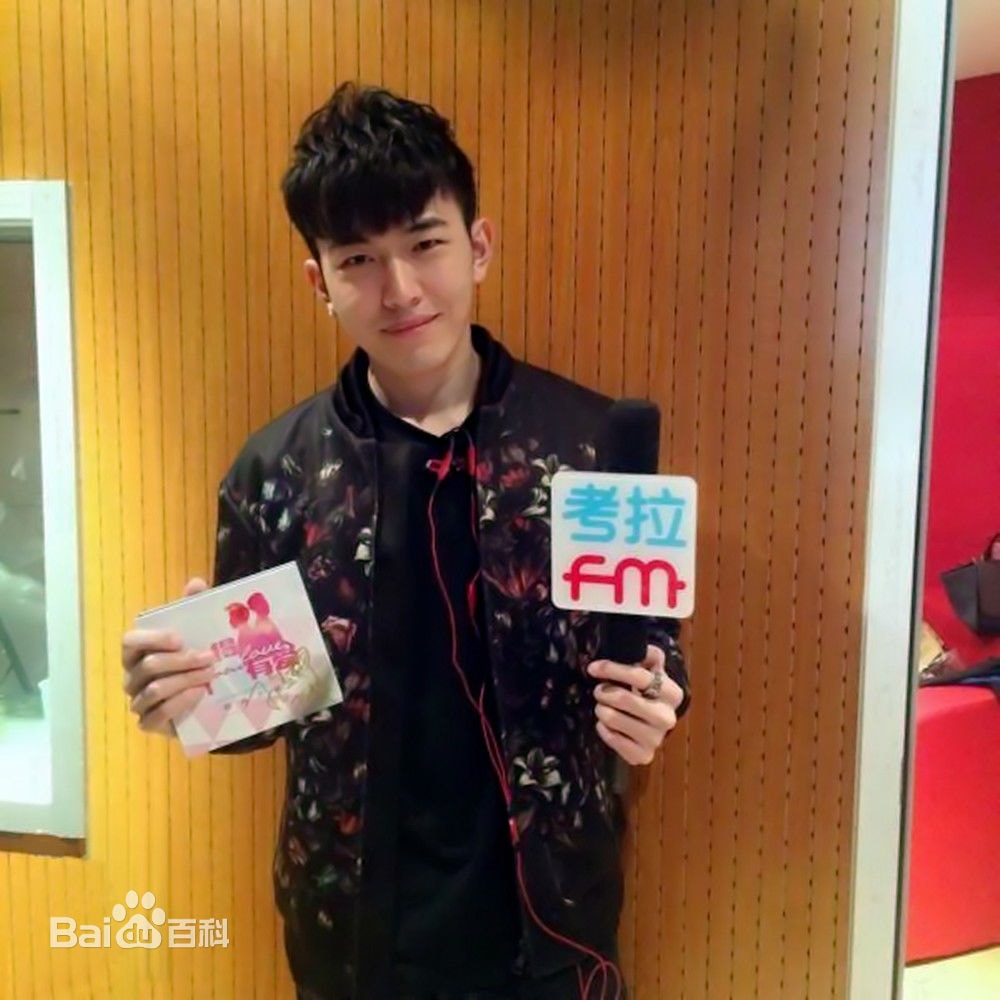 http://www.newswatch247.com/pics/star/pic/fdfc1b92bd53719004d2e204dd0edf99.jpg