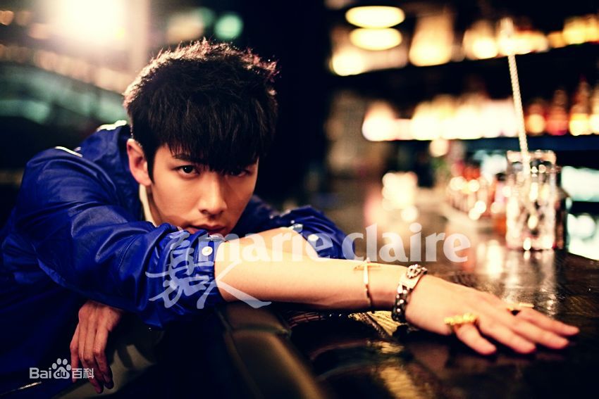 http://www.newswatch247.com/pics/star/pic/fe3704567f5403af081e7ef7d82b2ad1.jpg