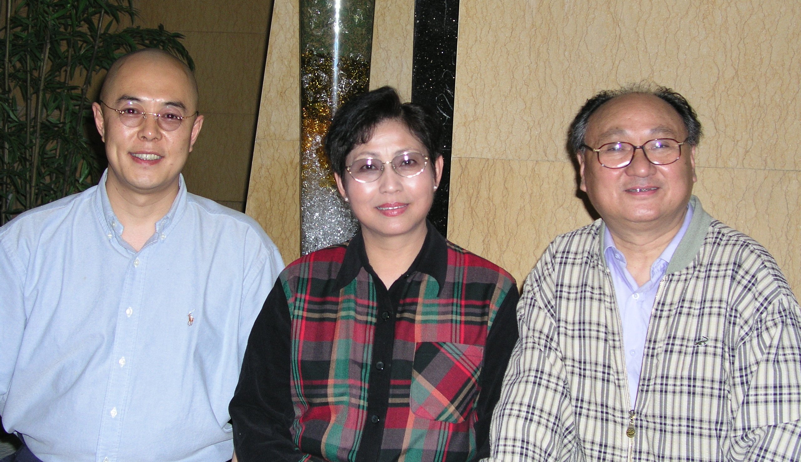 http://www.newswatch247.com/pics/star/pic/fe4282f75b8f8a0a26c11772a4ddc60e.jpg
