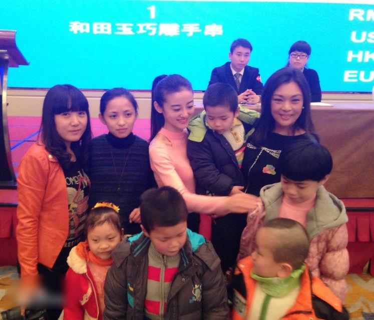 http://www.newswatch247.com/pics/star/pic/ff241a9c6dbfc60032679c59b6f86f91.jpg