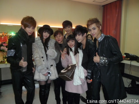 http://www.newswatch247.com/pics/star/pic/ff4a/db57f49ad0cb41dbb98f92c34848.jpg